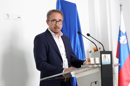 IVO LAH ODKITJE SPOMINSKE PLOŠČE 04 FOTO LJUBO VUKELIČ